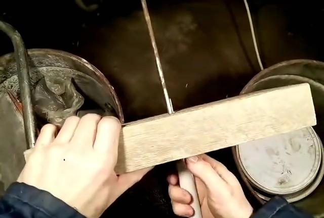 Hogyan készítsünk szerszámfogantyút műanyag csőből
