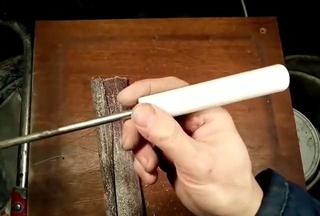 Ako vyrobiť rukoväť nástroja z plastovej rúrky