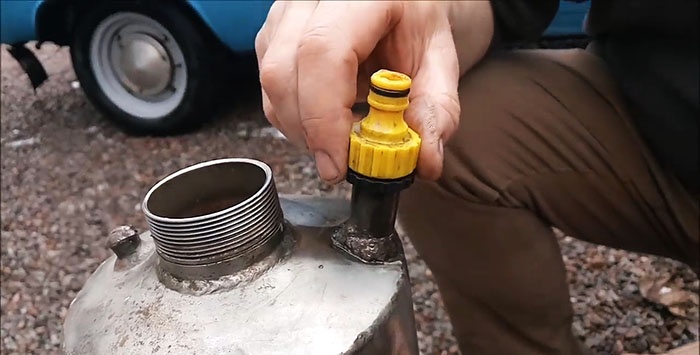 Napakahusay na foam generator mula sa isang fire extinguisher