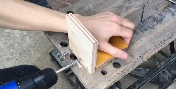 De eenvoudigste draaibank van een boormachine