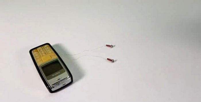 The simplest GSM alarm from an old phone