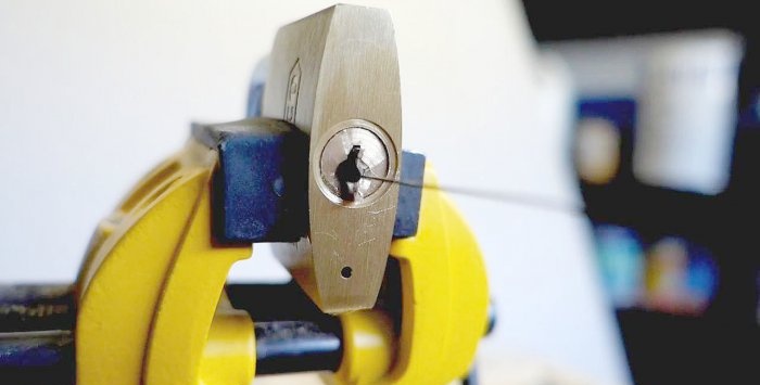 Как да извадите счупен ключ от ключалка