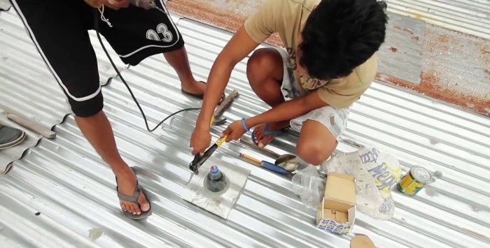 Sådan laver du en solcellelampe fra en flaske