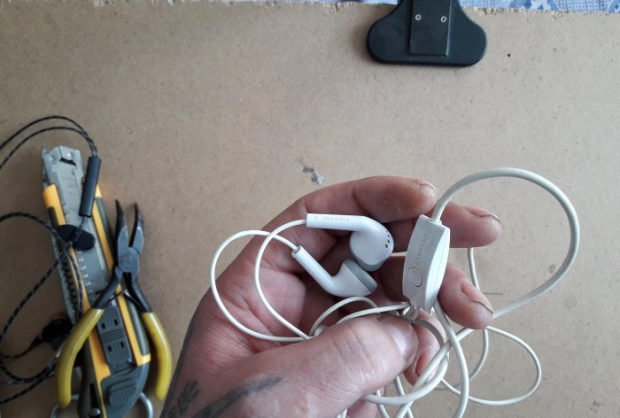 Assembling one earphone from two