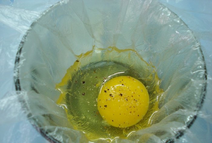 ไข่ลวกในถุงอาหารเช้าด่วน