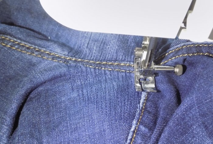 Sådan reparerer du flossede jeans
