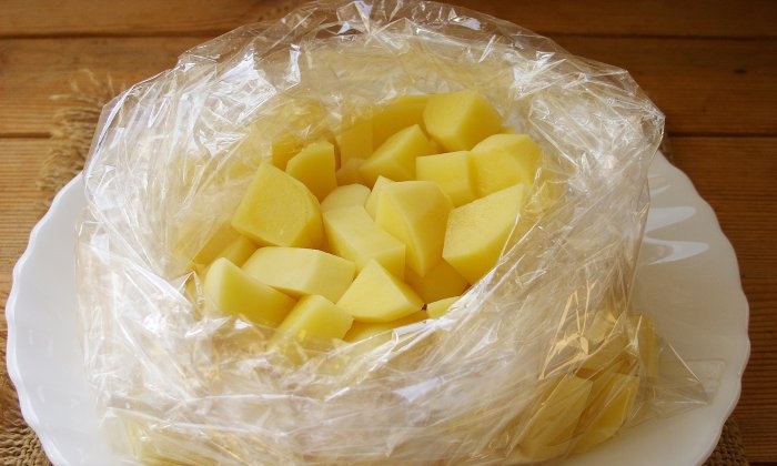 תפוחי אדמה זהובים במיקרוגל תוך 5 דקות