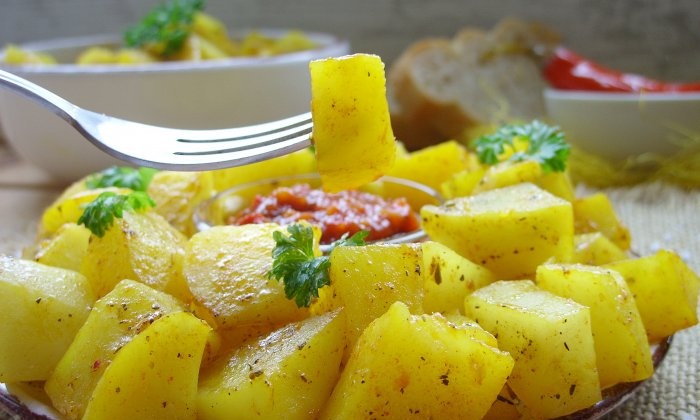 Pommes de terre dorées au micro-ondes en 5 minutes