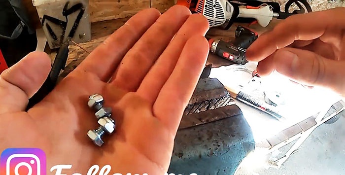 Cómo reemplazar el hilo de pescar en una recortadora con cable de acero