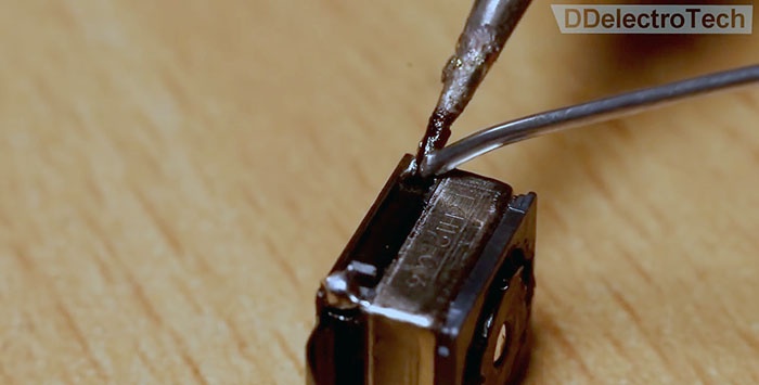 Dispositivo de visión nocturna de bricolaje desde un teléfono móvil.