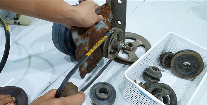 Hoe maak je een 220 V-generator van een trimmermotor