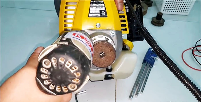 How to make a 220 V generator from a trimmer engine