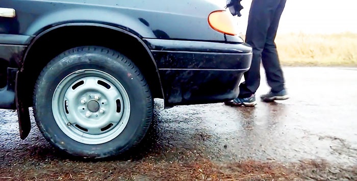 How to change a tire without a jack