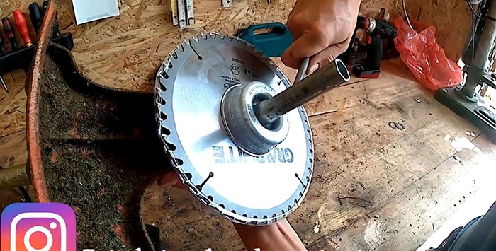 Hur man installerar ett sågblad på en trimmer