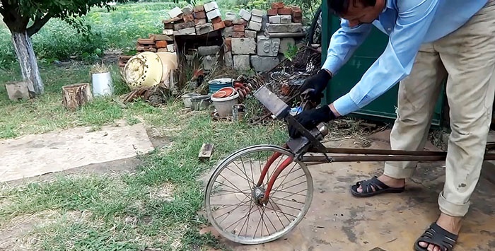 Peranti untuk merumput kebun sayur dengan cepat