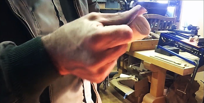 Výroba nové rukojeti kladiva