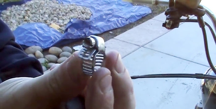 Een manier om de kabel te smeren zonder deze te verwijderen