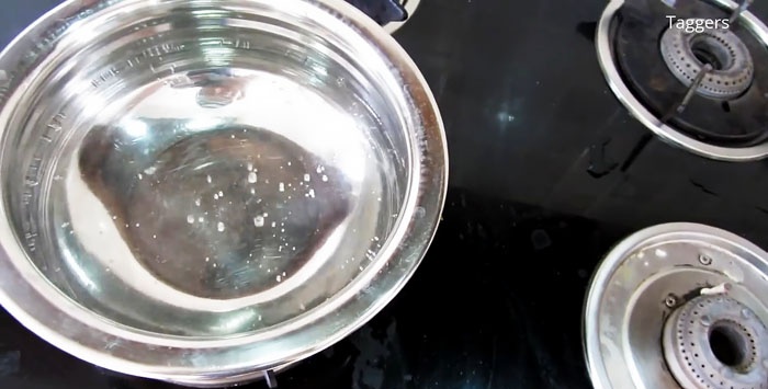 Kako se u 5 minuta riješiti tvrdokornih tragova masnoće na kuhinjskoj napi
