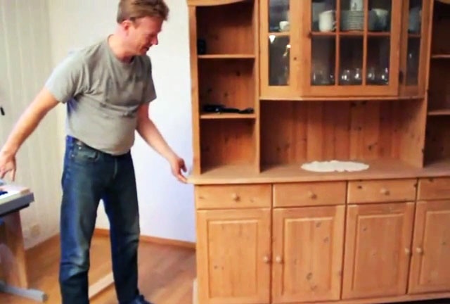 How to easily move heavy furniture alone