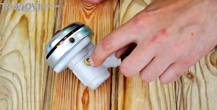How to lubricate the gearbox of a brush cutter in a simple way