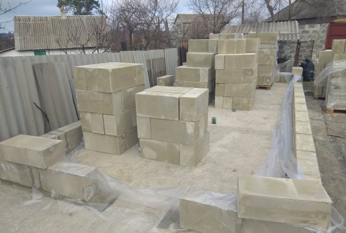 Construction de murs en blocs de mousse