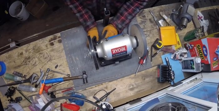 Πώς να φτιάξετε ένα σύνθετο ξύστρα για απλό ακόνισμα μαχαιριών