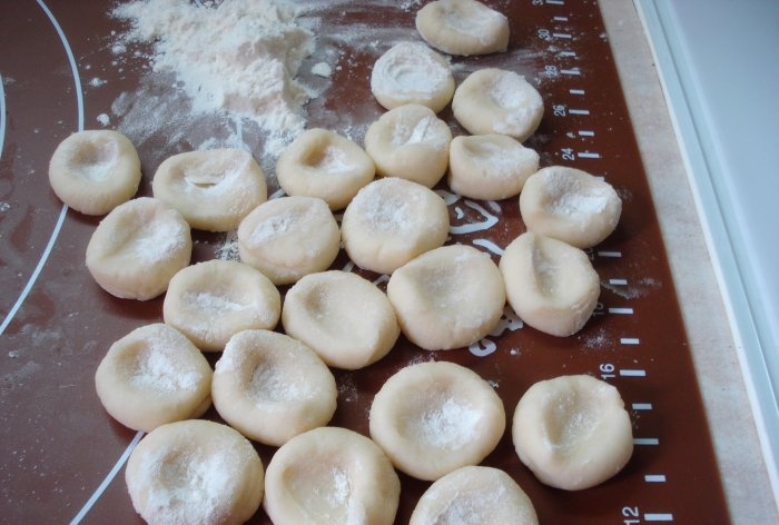 Deliciosas empanadillas sobre la mejor pasta choux