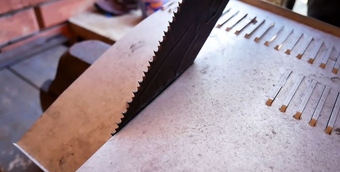 Cutter de metal realizat din ferăstraie vechi din lemn
