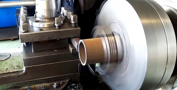 Hvordan redusere diameteren til et stålrør ved friksjon