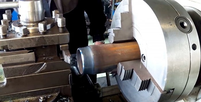 Hvordan redusere diameteren til et stålrør ved friksjon