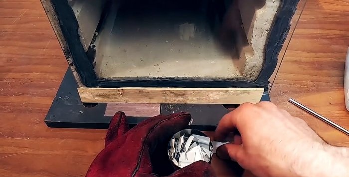 Hemteknik för att tillverka plasthandtag av återvunnet material