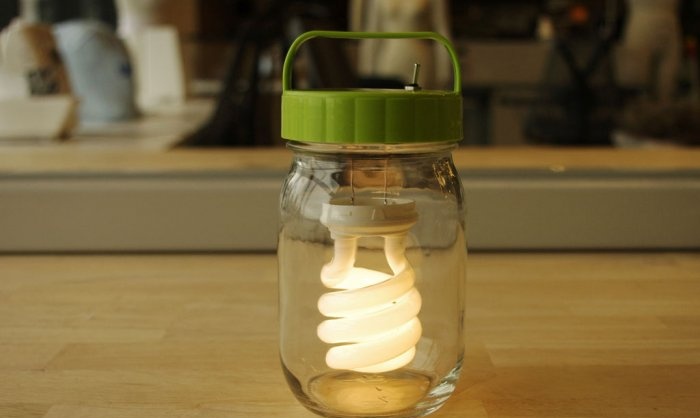 DIY flashlight in a jar