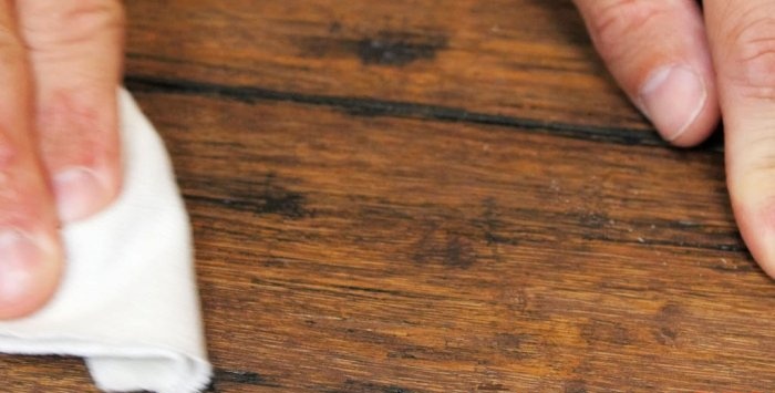 3 τρόποι για να αφαιρέσετε γρατσουνιές οποιουδήποτε βάθους από μια ξύλινη επιφάνεια