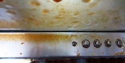 How I get rid of stubborn grease on my kitchen hood in 5 minutes