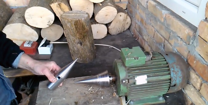 Aufbau und Funktionsprinzip eines Schraubenholzspalters