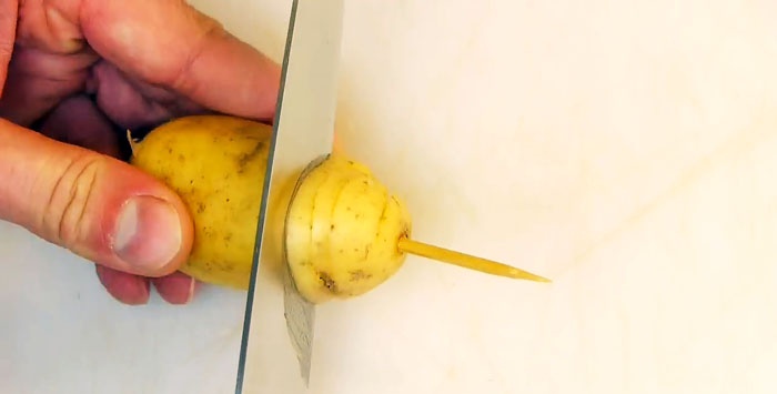 Kaip įprastu peiliu supjaustyti bulves į spiralę