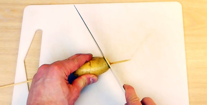 How to cut potatoes into spirals with a regular knife