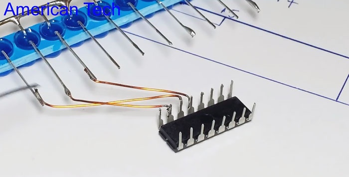 The simplest running lights on just one chip without programming