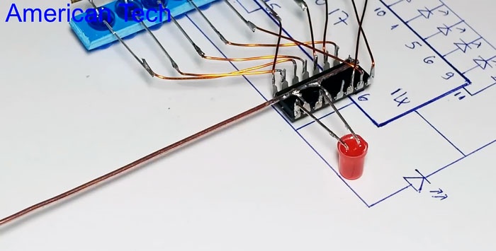 Đèn chạy đơn giản nhất chỉ trên một con chip không cần lập trình