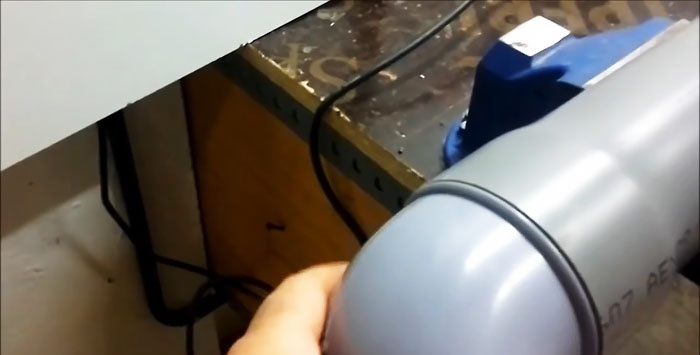 Cómo hacer una conexión de enchufe con un secador de pelo.