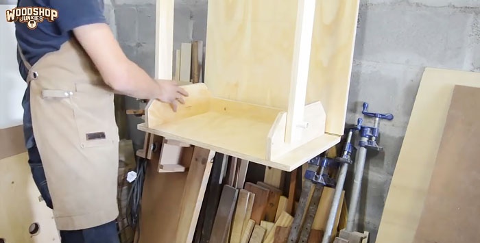 Hoe maak je hangende planken in een garage of werkplaats die geen ruimte in beslag nemen?