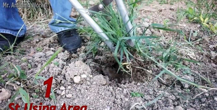 Een handig tuingereedschap waarmee u elke plant kunt verwijderen, planten of herplanten.