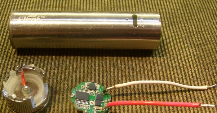 Cargador para baterías LiIon LiPo de un cigarrillo electrónico