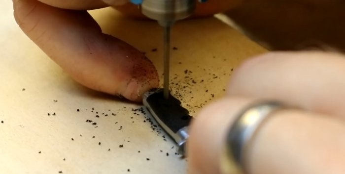 Kako pretvoriti vijak u lijepi mali lovački nož za suvenir