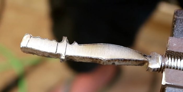 איך להפוך בורג לסכין ציד קטנה ונחמדה למזכרות