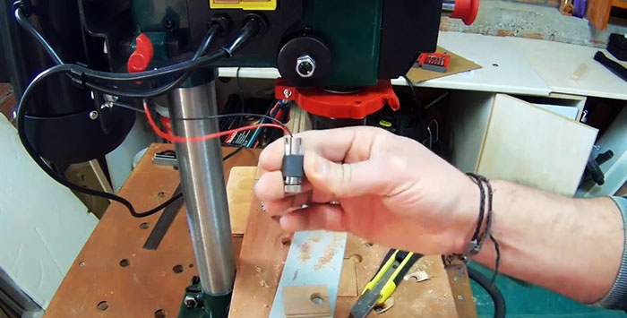 Cómo hacer un puntero láser casero para una perforadora