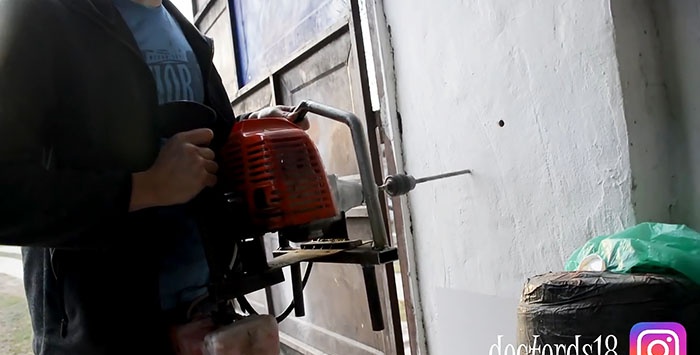 Do-it-yourself motor drill mula sa trimmer