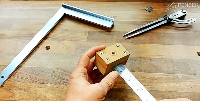 Um espessador de marcação caseiro é indispensável para um carpinteiro e outros.
