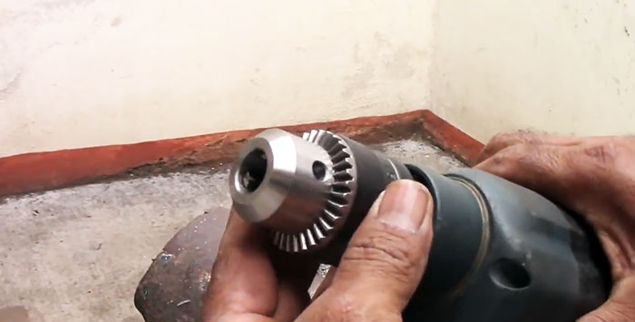 How to replace a worn chuck with a new one on a drill