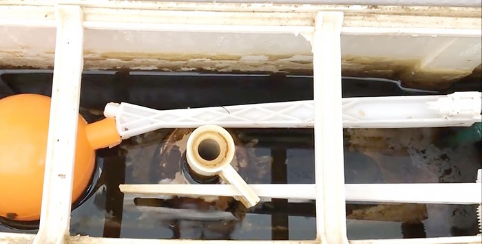 Cách loại bỏ cặn rắn khỏi bể chứa nước bằng bất kỳ phương pháp sẵn có nào